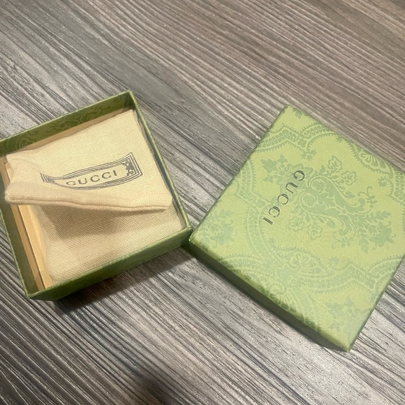 Gucci Vintage gemstone necklace pendant;Comes with non branded brass chain. - Picture 2 of 5